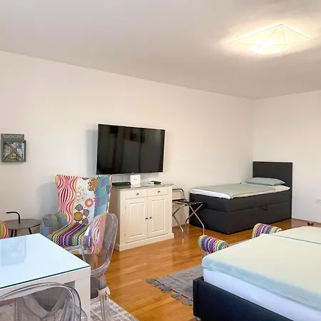 Yacht Marina Apartment