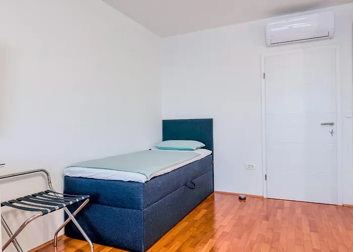 Lägenhet Yacht Marina Pula