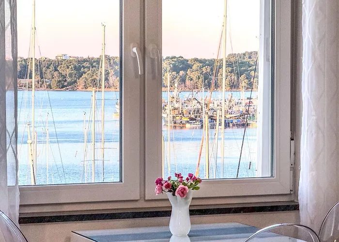 Lägenhet Yacht Marina Pula